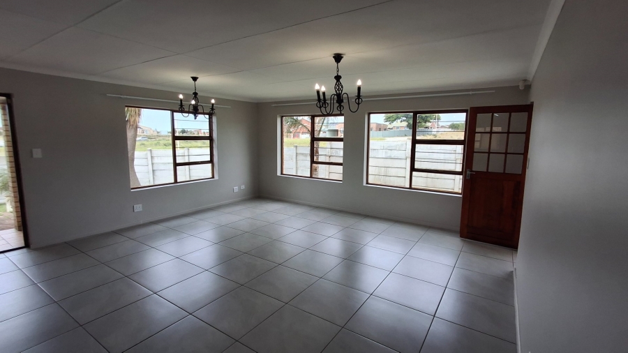 2 Bedroom Property for Sale in Wavecrest Eastern Cape